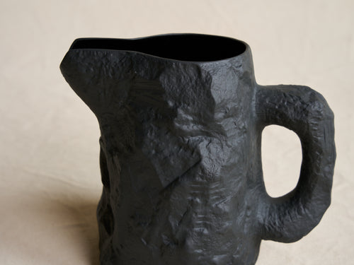 1882 Ltd MAX LAMB CROCKERY JUG / BLACK BASALT H7" x Ø7"