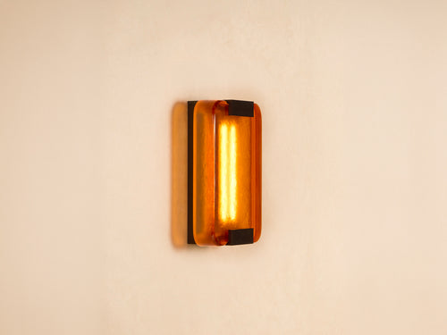 GARNIER & LINKER FOVEA SCONCE / SMALL W7.9" x D4.3" x H11.8"