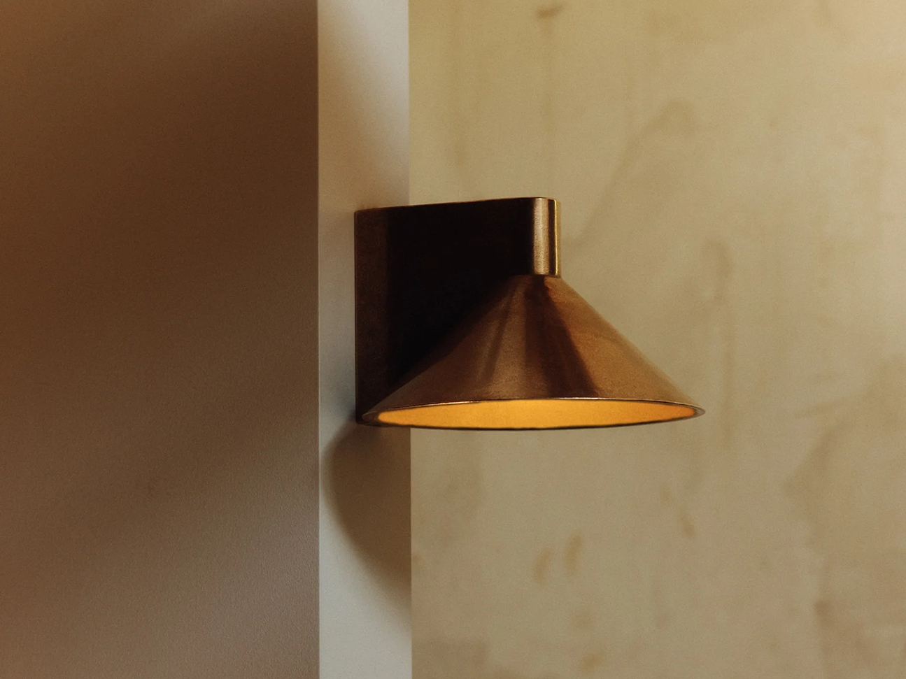 CONICAL WALL LIGHT - Thumbnail 5