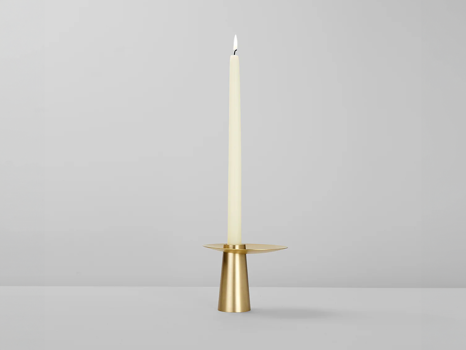 ORBIT 3 CANDLE HOLDER