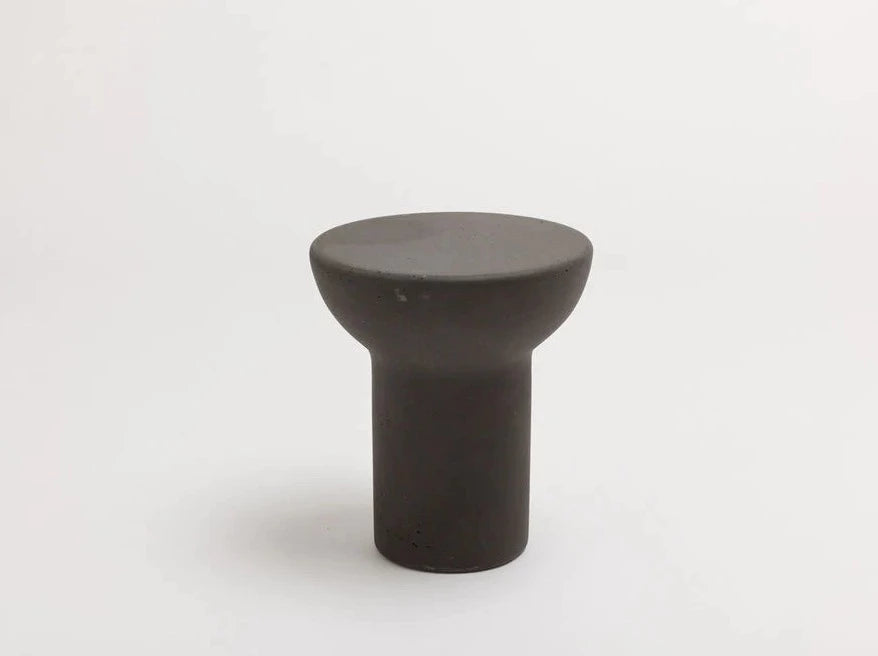 FAYE TOOGOOD ROLY-POLY SIDE TABLE / CHARCOAL H15.6