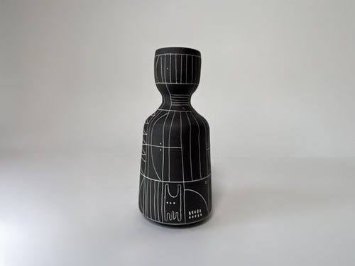 HEATHER ROSENMAN SCRIBE VESSEL / BLACK 25237 H7.5" x Ø3.5"