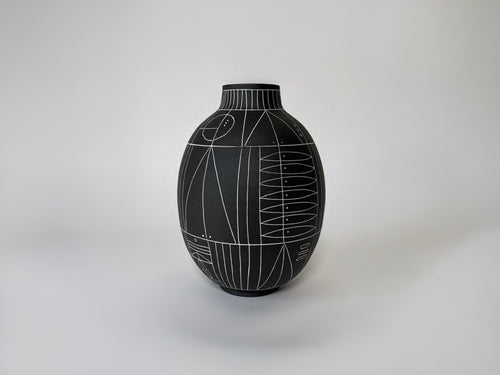 HEATHER ROSENMAN SCRIBE VESSEL / BLACK 25233 H8.5" x Ø6"