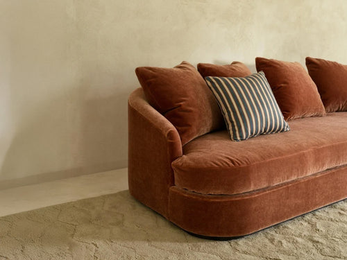 COLLETT & VICTOR ELLY SOFA / FIXED UPHOLSTERY