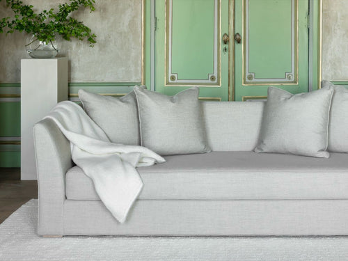 COLLETT & VICTOR NEW YORK SOFA / FIXED UPHOLSTERY