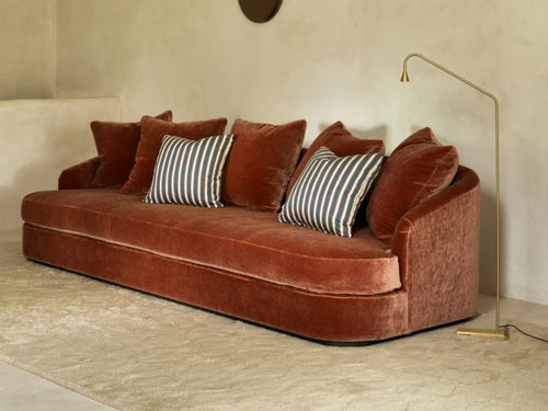 COLLETT & VICTOR ELLY SOFA / FIXED UPHOLSTERY