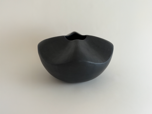 KATAYONE ADELI WAVE VESSEL / MATTE BLACK H7" x Ø16"