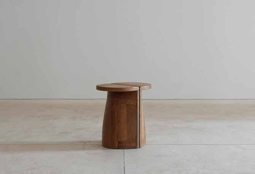 AEQUŌ TIGHT STOOL / TEAK L16.9" x W12.4 " x H15.7"