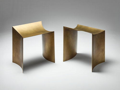 STUDIO NARRA ONE CURVE STOOL W13.8" x D17.3" x H20.5"