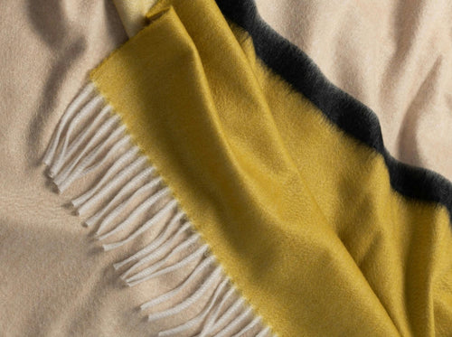 BEGG X CO ARRAN BORDERLAND THROW / FRENCH GOLD BLACK 58" x 72"