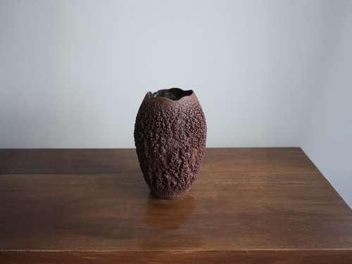 ATELIER ONNÉ RED BASALTE VASE II H8.3" x L4.7"