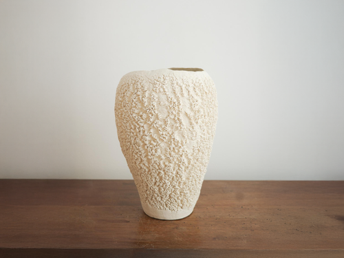 ATELIER ONNÉ WHITE BASALTE VASE H9.8" x L7.9"