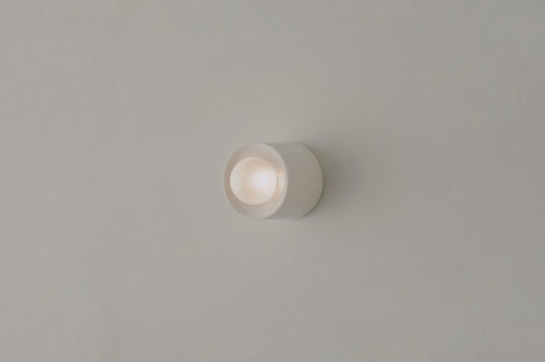 VOLKER HAUG STUDIO ANTON CERAMIC CRISP WHITE SCONCE / MICRO Ø3.2" x D2.6"