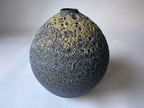 HEATHER ROSENMAN LAVA VASE / BLUMOSS 25633 W5.5" x H7"