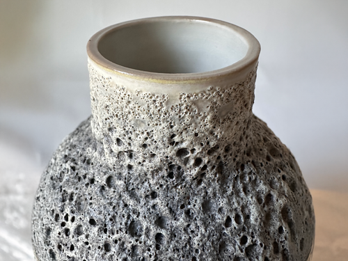 HEATHER ROSENMAN LAVA VASE / LUNA 25609 W5.5" x D5.5" x H8"