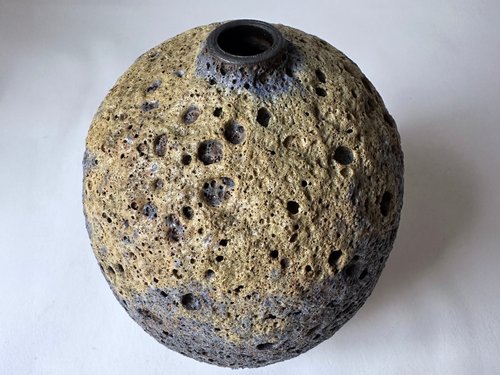 HEATHER ROSENMAN LAVA VASE / BLUMOSS 25628 W5.5" x H7.5"