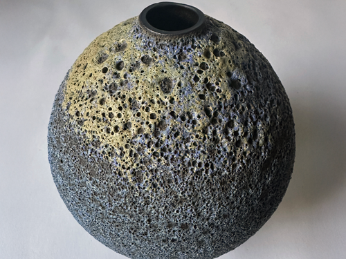 HEATHER ROSENMAN LAVA VASE / BLUMOSS 25633 W5.5" x H7"