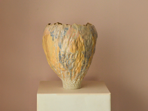 SASHA COURT QUIET AMBITION VESSEL H11.5" x Ø9"