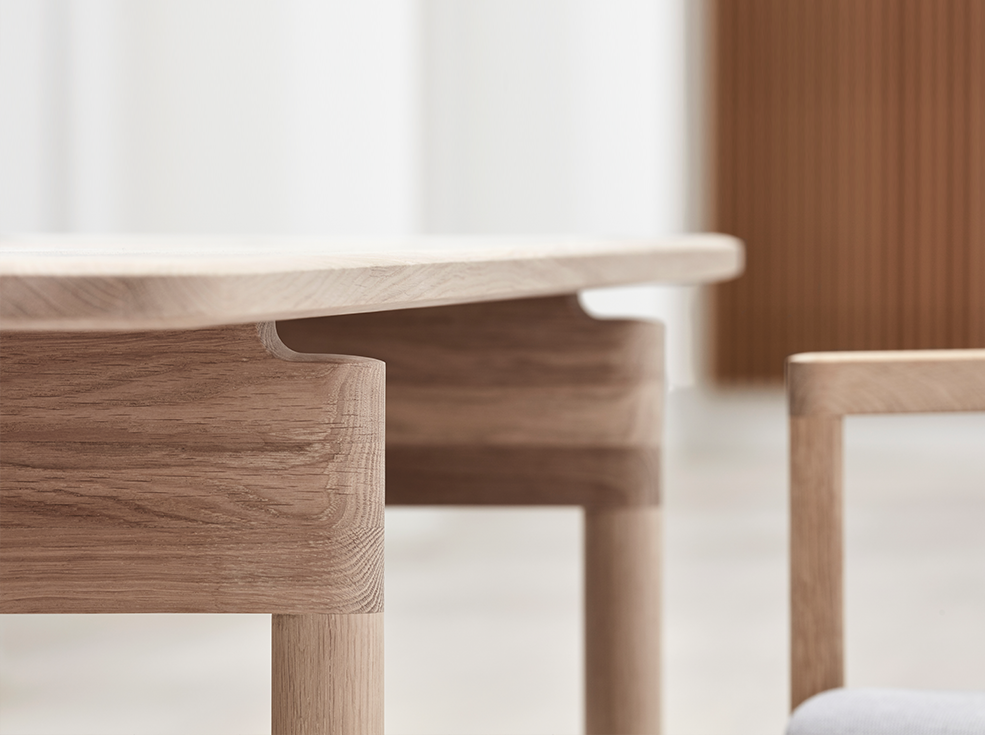 Post Dining Table - Thumbnail 4